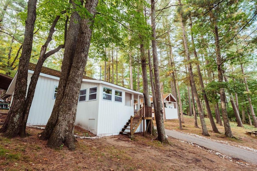Arbutus Lake 3 Bedroom Cottage Traverse City Buitenkant foto