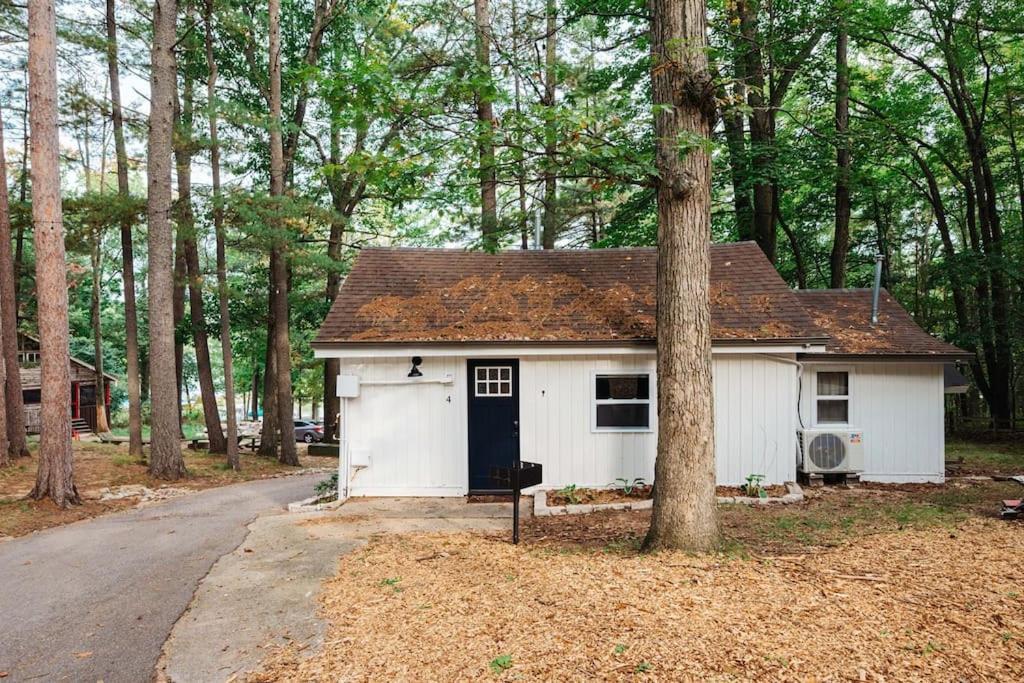 Arbutus Lake 3 Bedroom Cottage Traverse City Buitenkant foto