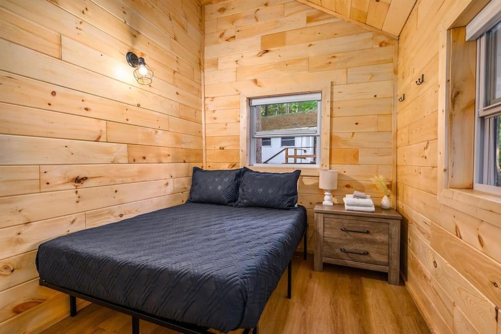 Arbutus Lake 3 Bedroom Cottage Traverse City Buitenkant foto