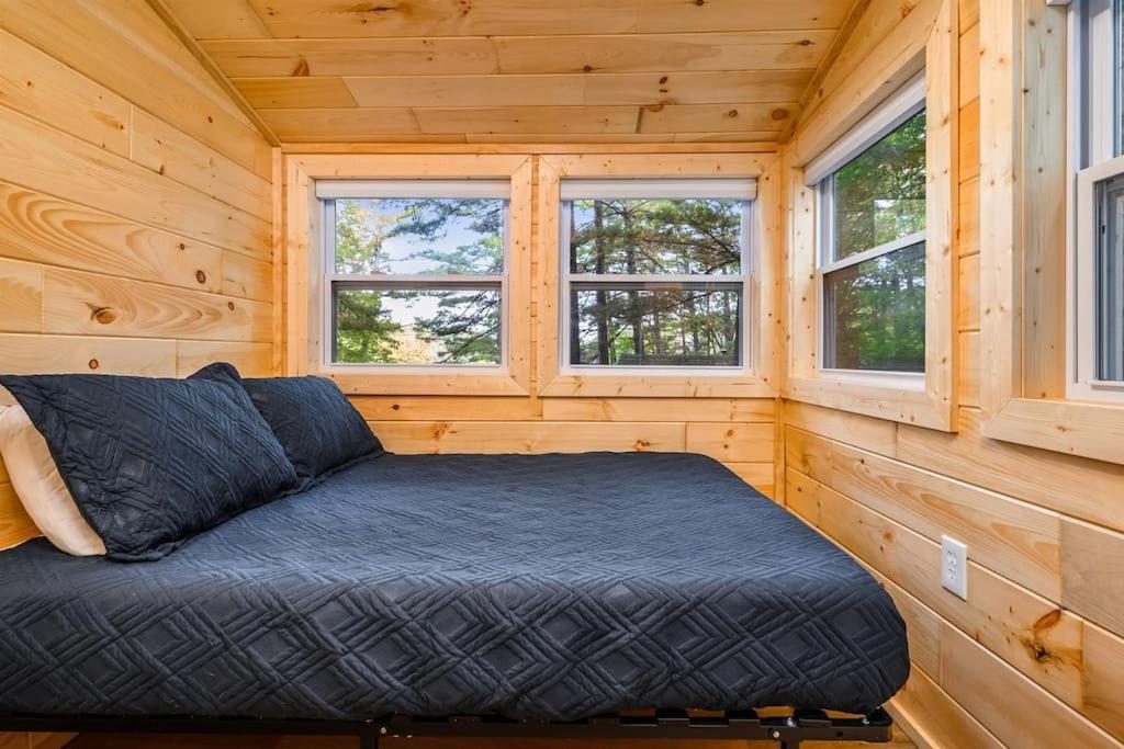 Arbutus Lake 3 Bedroom Cottage Traverse City Buitenkant foto