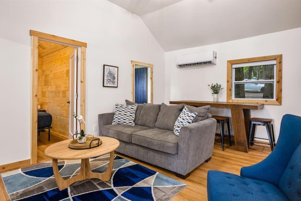 Arbutus Lake 3 Bedroom Cottage Traverse City Buitenkant foto