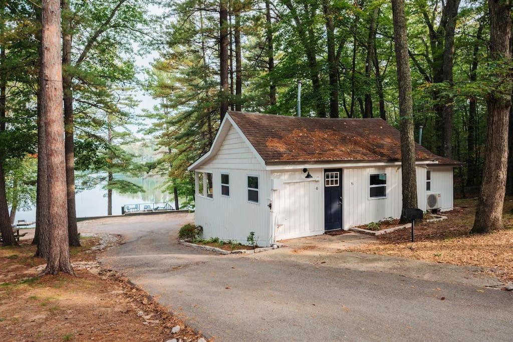 Arbutus Lake 3 Bedroom Cottage Traverse City Buitenkant foto
